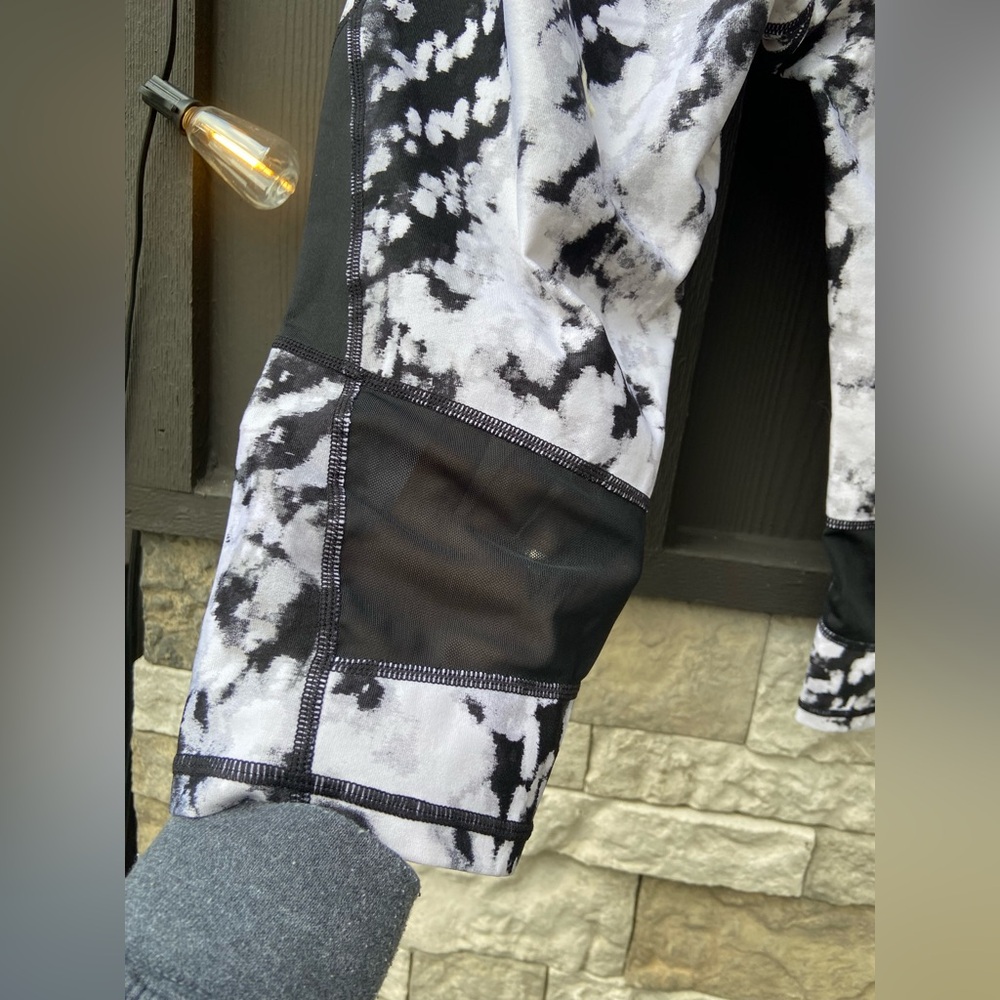 Calvin Klein Black and White Patterned Leggings - Picture 3 of 6